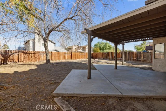 523 E Kettering, Lancaster, California 93535 home-pic-23